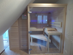 Sauna unter Dachnische